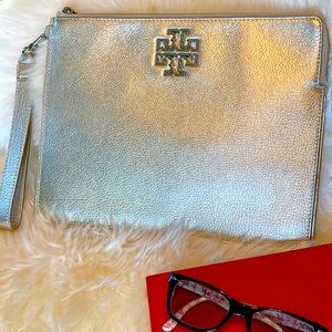 Tory Burch iPad/Tablet Case/ too small for 10th generation Ipad